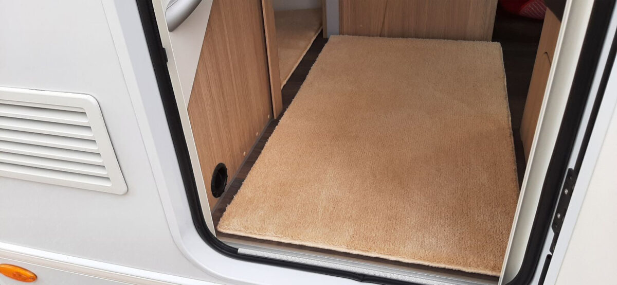 Waschbare Teppiche für Wohnmobile, Wohnwagen und Boote nach Maß Wohn